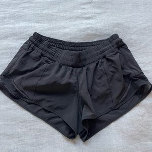 Lululemon Hotty Hot Short 2.5”
